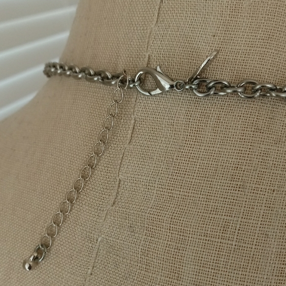 💥 CLOSET CLOSING SALE 💥 Diamond cut pink & white necklace - Picture 3 of 6